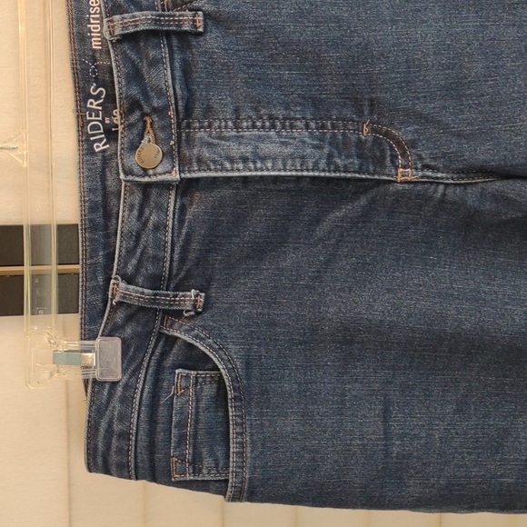 Lee Rider Midrise Stretch Denim Capri - Picture 2 of 4